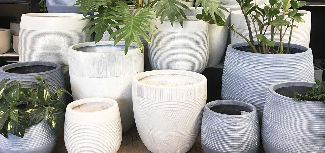 Modern lightweight pots display