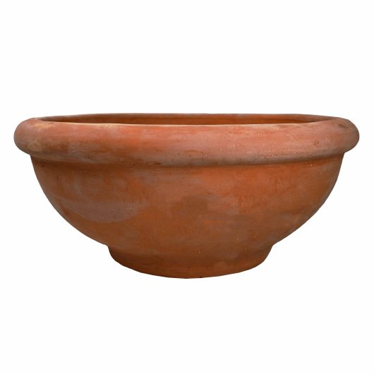 The Eurocotta Garden Bowl Traditional M 38x15cm (Copy) is a traditional round, reddish-brown terracotta bowl with a slightly tapered base and a thick rim, measuring 38x15cm.